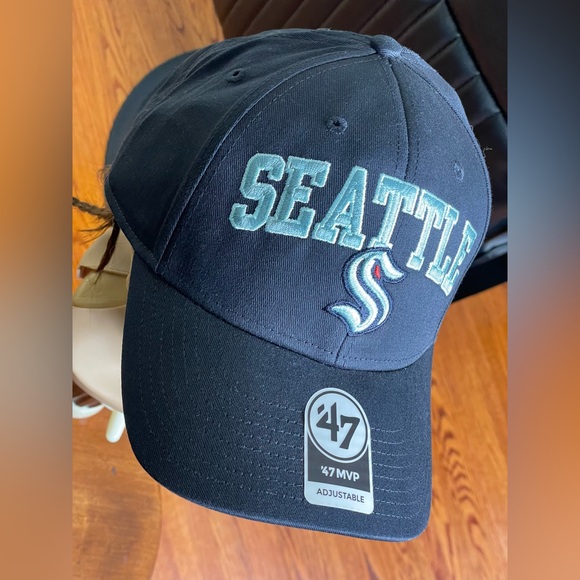 Beautiful Seattle NHL CAP - Picture 2 of 4